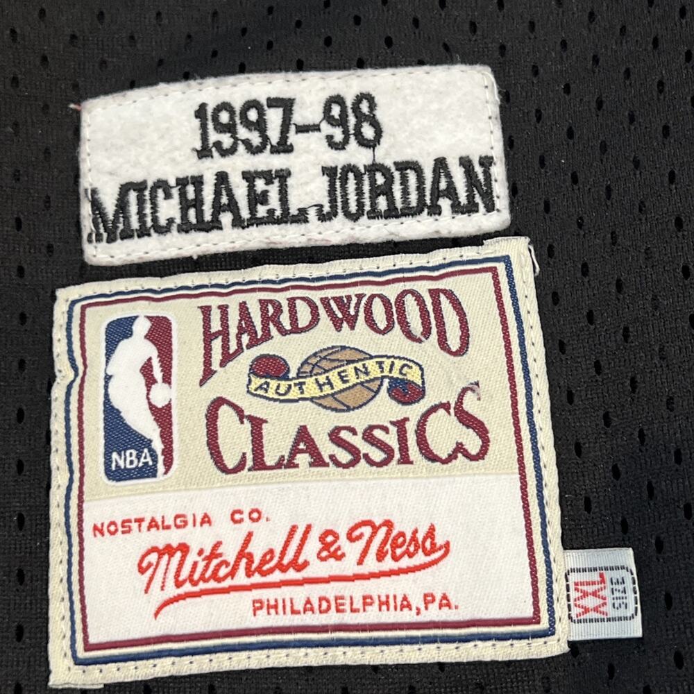Mitchell & Ness Chicago Bulls Michael Jordan #23 Hardwood Classics Jersey XXL - Picture 4 of 12